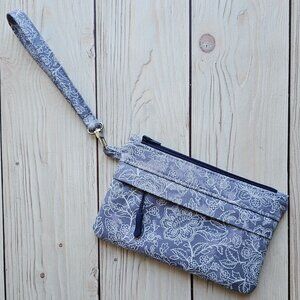 NEW Blue Floral Small Travel Wristlet Zip Pouch On-The-Go Small Purse Wallet
